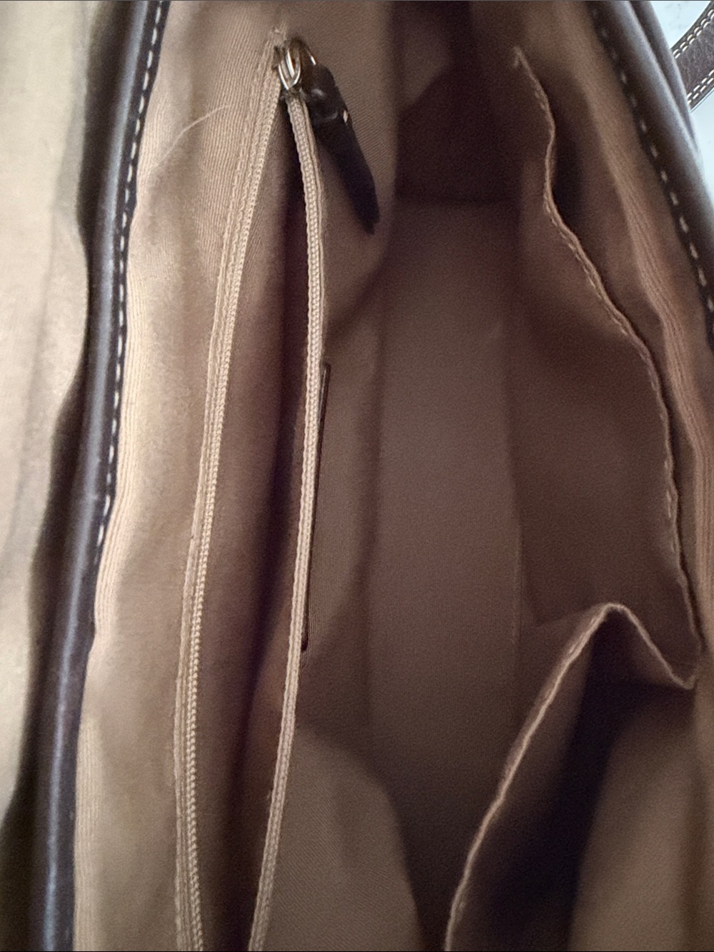 Vintage Coach Y2K Hampton Monogram Signature Canvas Crossbody Bag in beige/Brown - Picture 8 of 9
